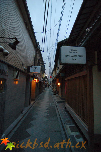 京都街景-具有古老味的京都小巷-先斗町