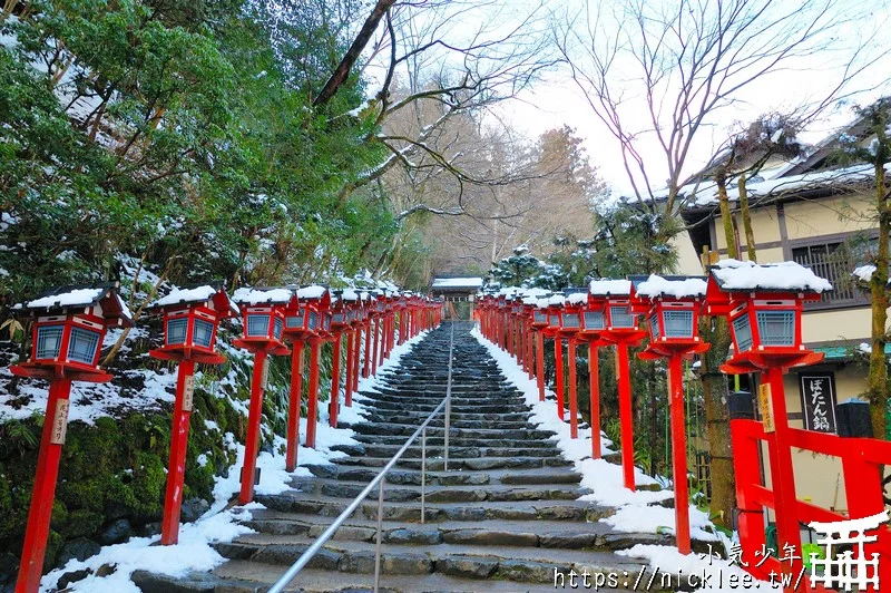 京都景點|冬天的貴船神社,日本繪馬發源地,水占卜有名,逛完神社可以去吃流水麵