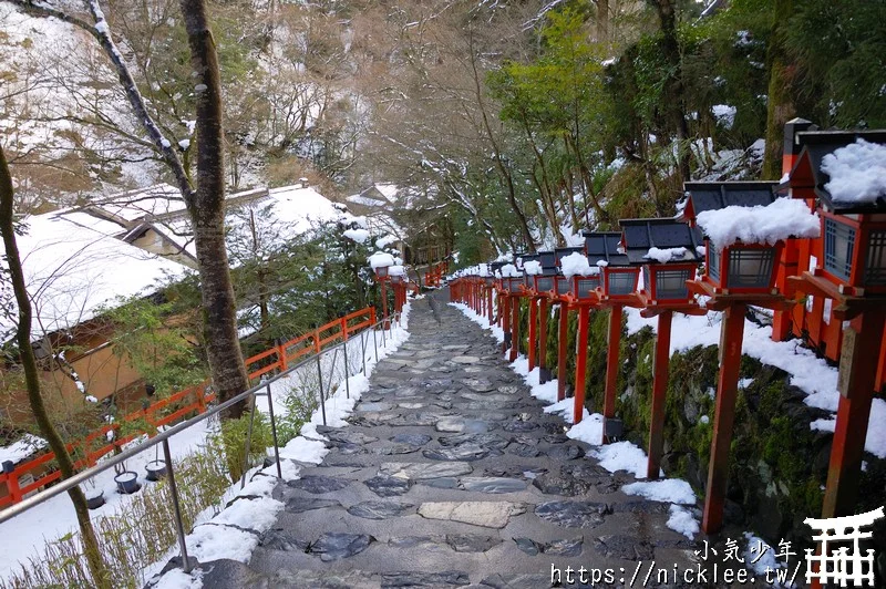 京都景點|冬天的貴船神社,日本繪馬發源地,水占卜有名,逛完神社可以去吃流水麵