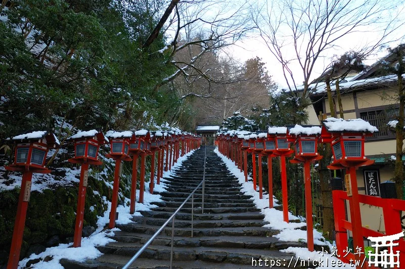 京都景點|冬天的貴船神社,日本繪馬發源地,水占卜有名,逛完神社可以去吃流水麵