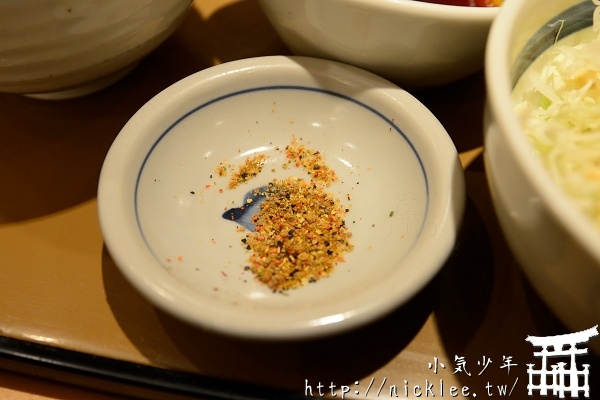 【日本連鎖餐廳】彌生軒的泡菜鍋定食與牛排定食