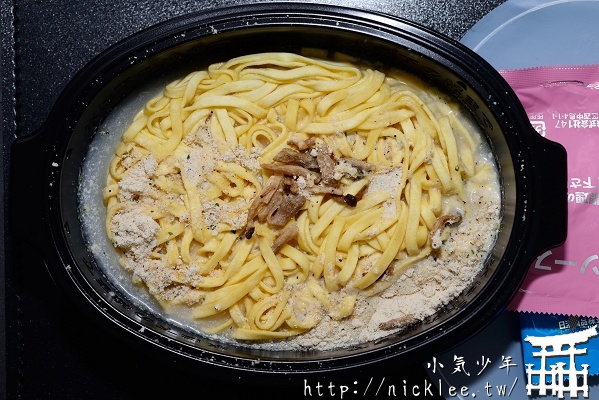 日本微波食品-日清食堂-奶油黑胡椒義大利麵