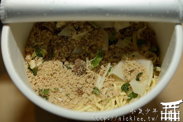 日本泡麵-日清杯麵-傳說的饗宴之一風堂與ちばき屋的餛飩拉麵