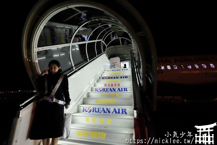 華航CI187-釜山飛台北-波音B737-800商務艙與釜山華航貴賓室KAL Lounge