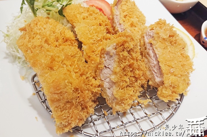 台灣大戶屋-炭烤雞豬雙麴定食與炸腰內肉定食