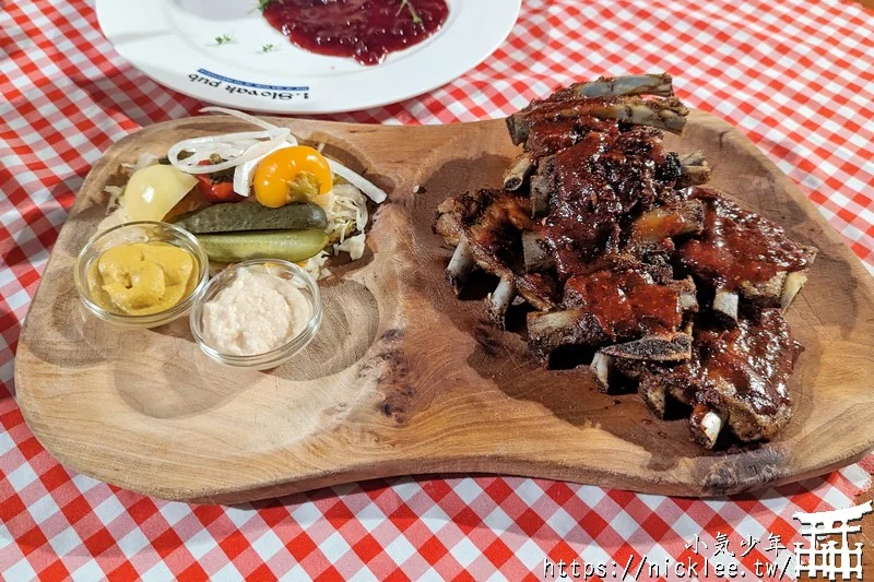 斯洛伐克-布拉提斯拉瓦美食-Slovak Pub-便宜又好吃,推薦肋排,藍帶雞排和濃湯