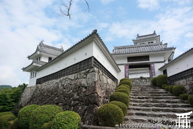 岐阜景點-郡上八幡城-有日本最美山城之稱,日本最古老的木造再建城