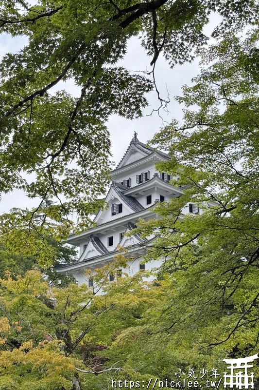 岐阜景點-郡上八幡城-有日本最美山城之稱,日本最古老的木造再建城