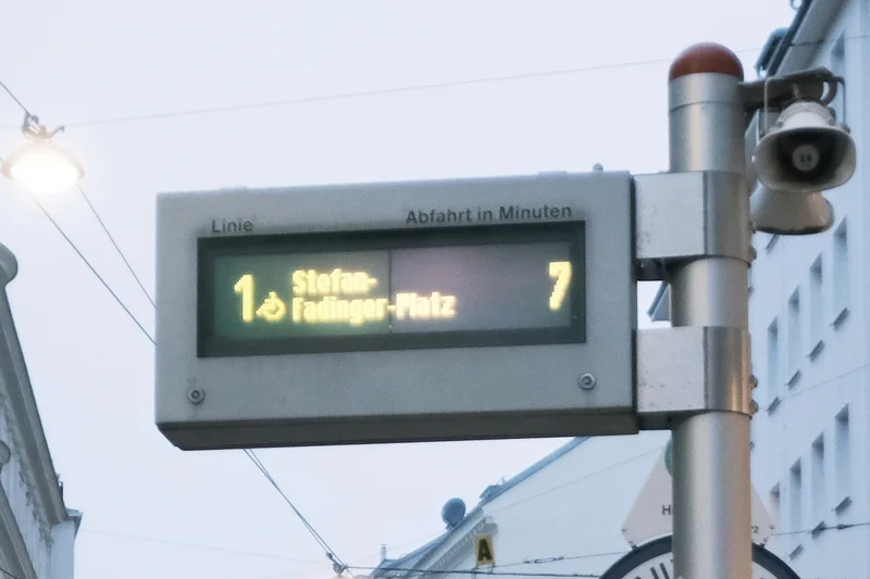 維也納路面電車-有28條路線,世界第6大路面電車網路,遊客搞懂這4條路線(1、2、D、71)即可