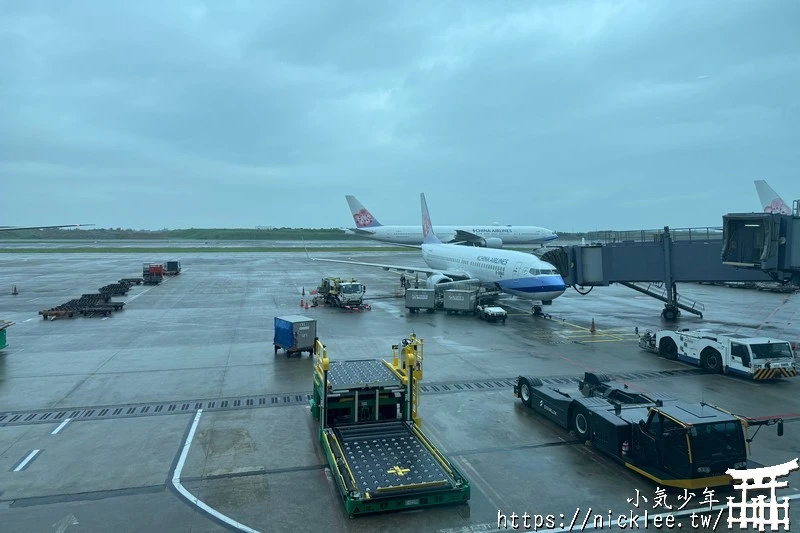 華航CI154-台北飛名古屋-737-800經濟艙,可用手機看電影