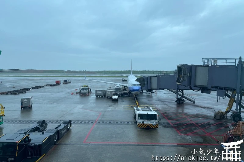 華航CI154-台北飛名古屋-737-800經濟艙,可用手機看電影