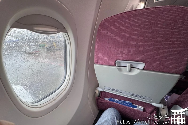 華航CI154-台北飛名古屋-737-800經濟艙,可用手機看電影