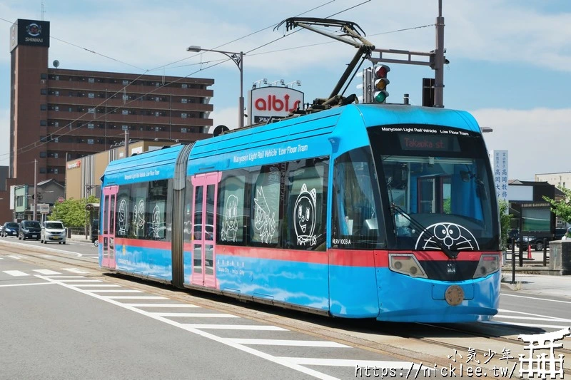 富山高岡萬葉線-有哆啦A夢列車，不過我沒坐到