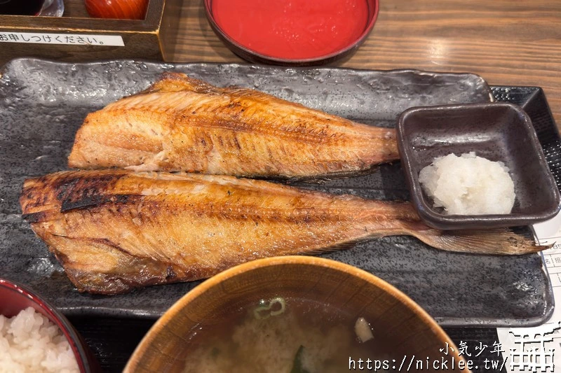 新八食堂-日本平價連鎖餐廳-炭火燒烤定食專賣,喜歡吃烤魚的人別錯過