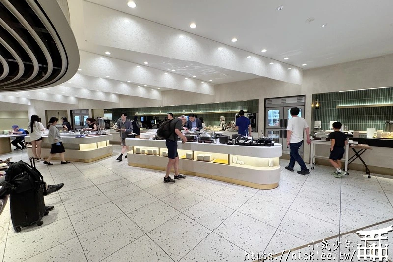 關西機場貴賓室-KIX Lounge Kansai-近900坪的空間,可容納658人,華航,長榮,星宇都用它