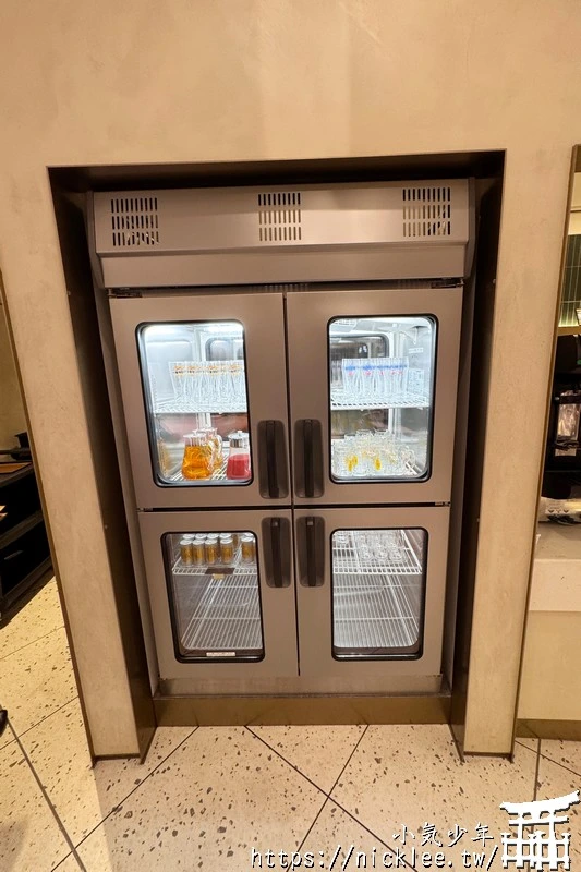 關西機場貴賓室-KIX Lounge Kansai-近900坪的空間,可容納658人,華航,長榮,星宇都用它