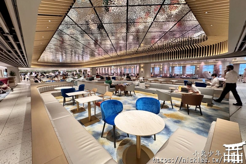 關西機場貴賓室-KIX Lounge Kansai-近900坪的空間,可容納658人,華航,長榮,星宇都用它