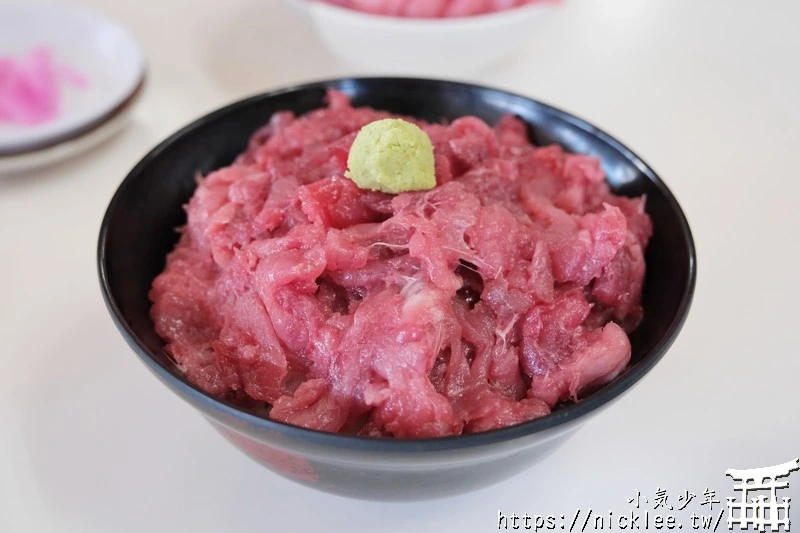 青森美食-鶴龜屋食堂-像一座小山的鮪魚丼-青森鐵道淺蟲溫泉站徒步5分鐘