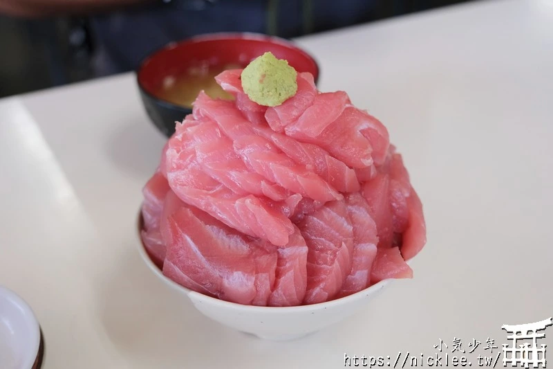 青森美食-鶴龜屋食堂-像一座小山的鮪魚丼-青森鐵道淺蟲溫泉站徒步5分鐘
