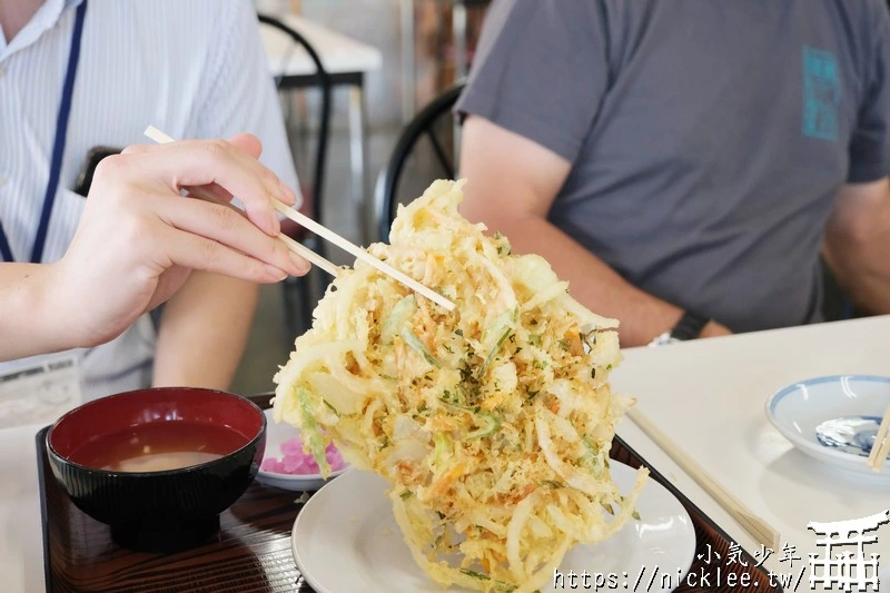 青森美食-鶴龜屋食堂-像一座小山的鮪魚丼-青森鐵道淺蟲溫泉站徒步5分鐘